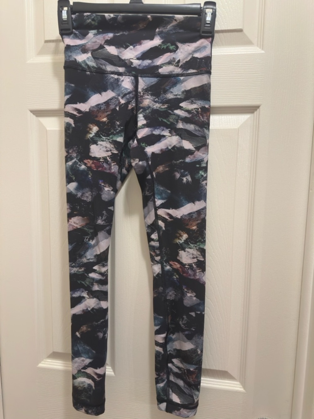 Lululemon leggings size 4